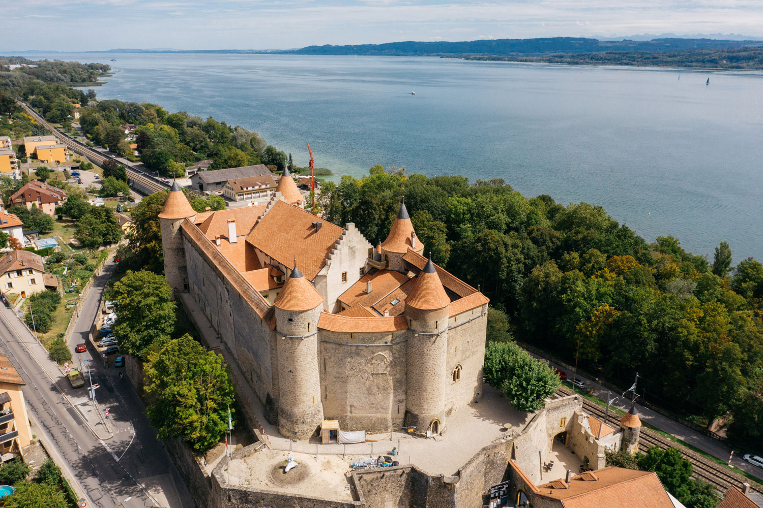 Mentionné pour la première fois aux alentours de 1050, le château de Grandson est une imposante forteresse gothiique © chateau-grandson.ch