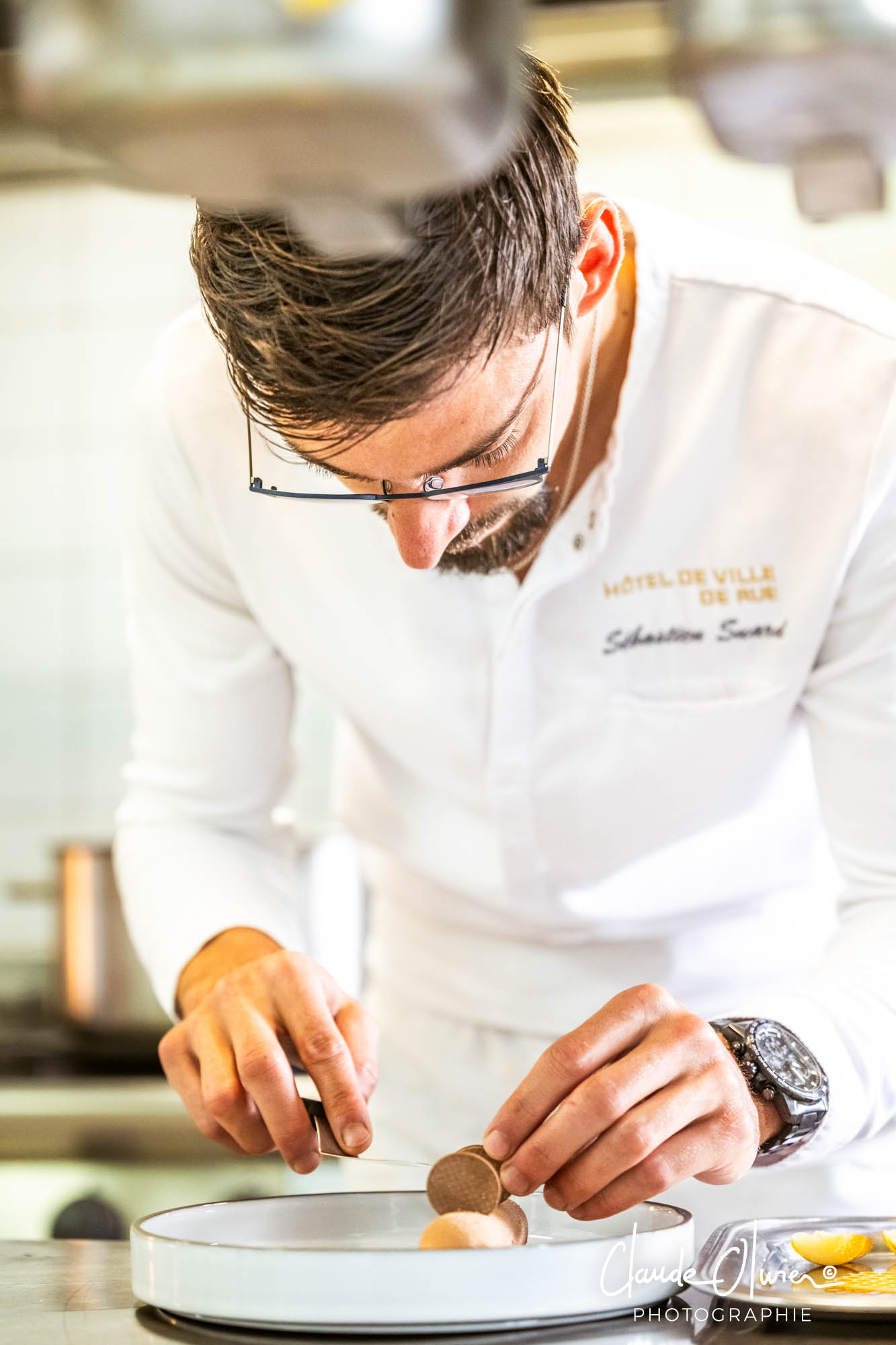 Le chef apporte une attention toute particulière aux détails © Claude-Olivier Marti